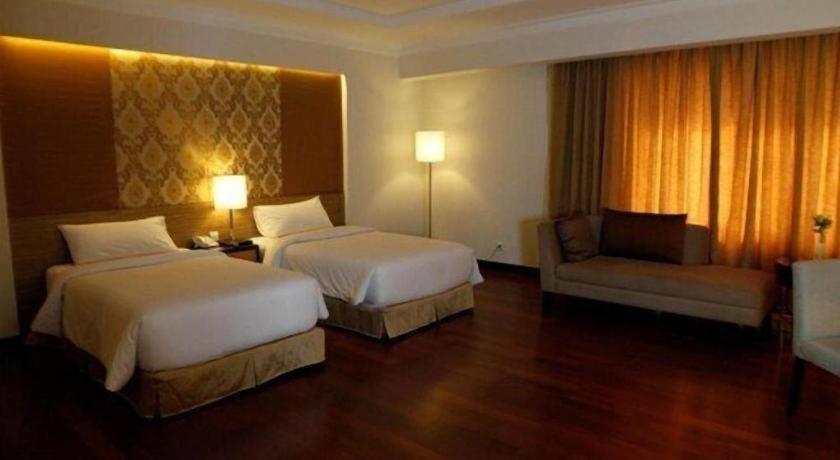 Grand Basko Hotel Паданг Экстерьер фото